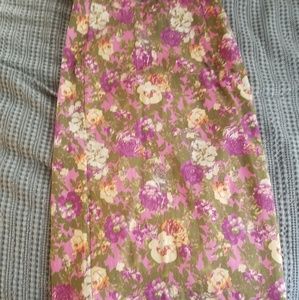 Floral pencil skirt, size small, f/primp boutique